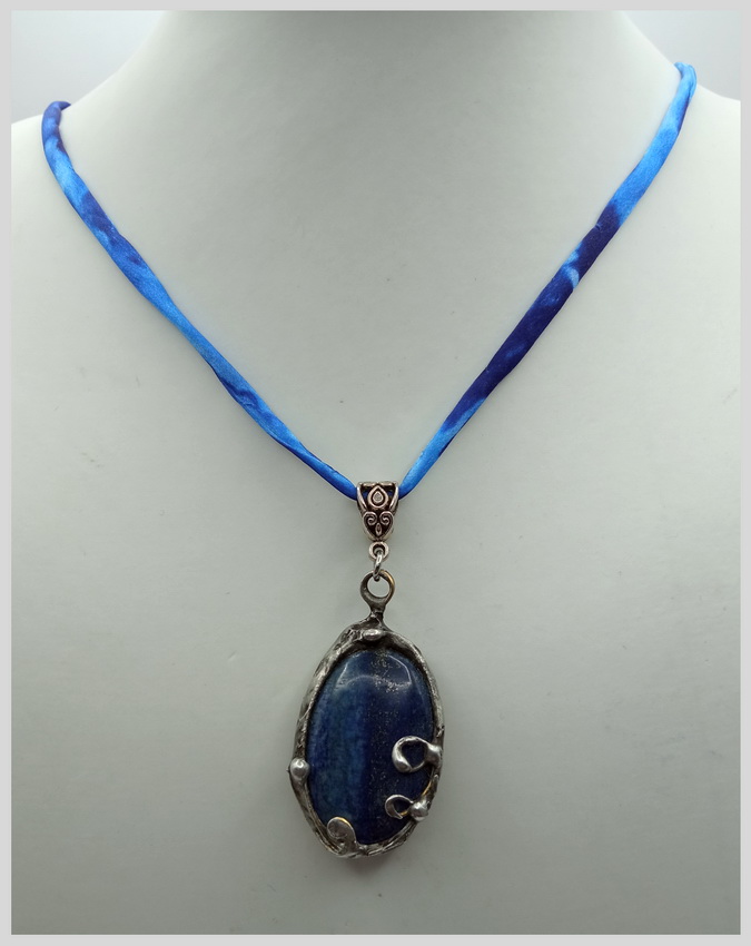 lapis lazuli oválek